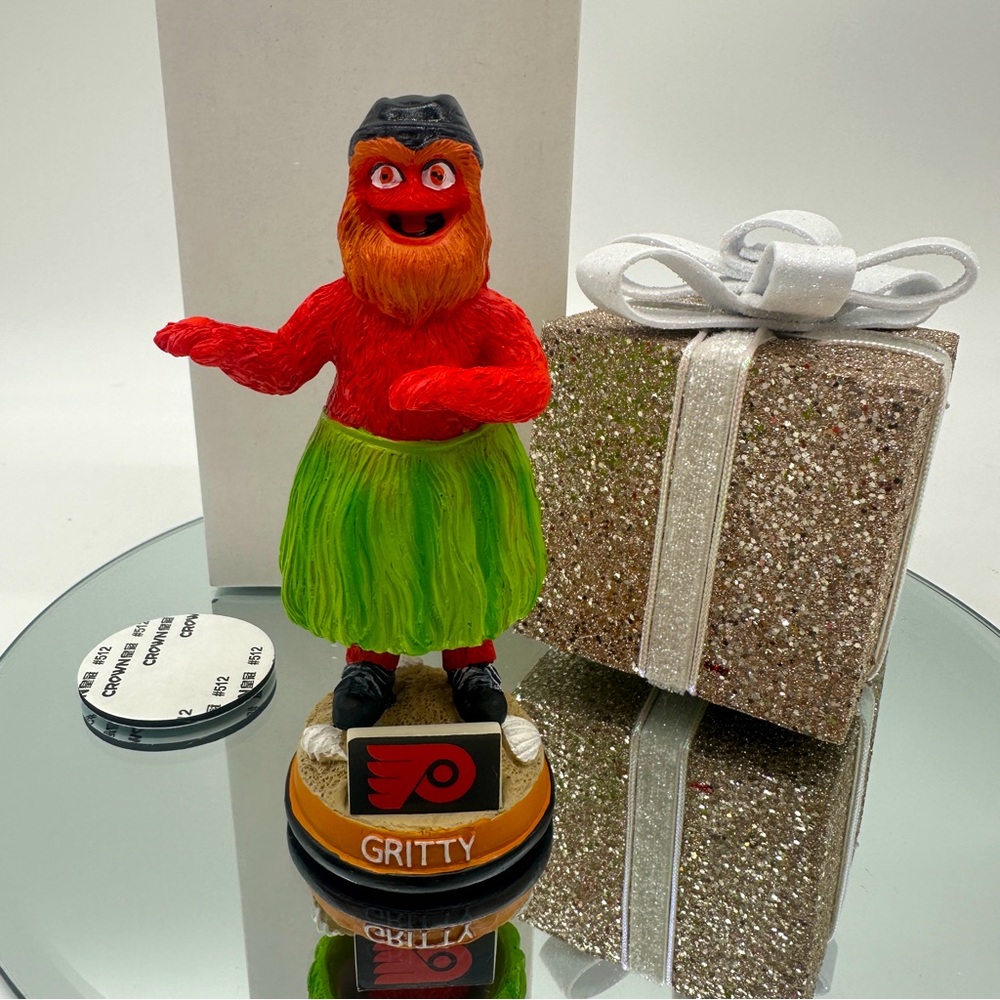 Limited Edition Philadelphia Flyers Gritty Bobblehead w/ Original Box